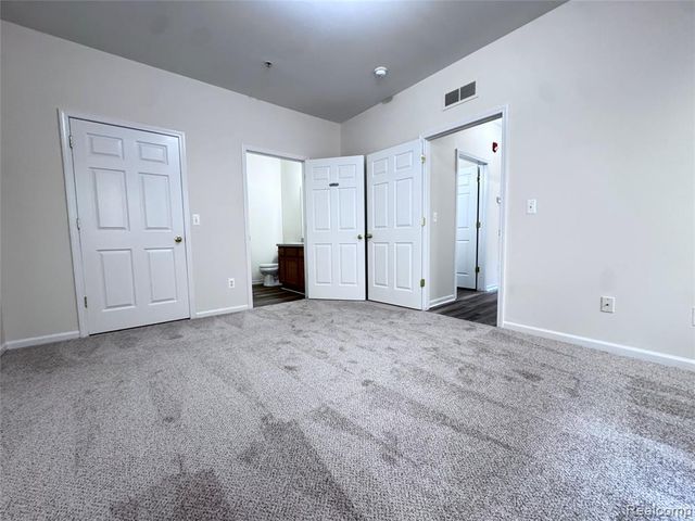 488 Village Drive, Walled Lake, MI 48390