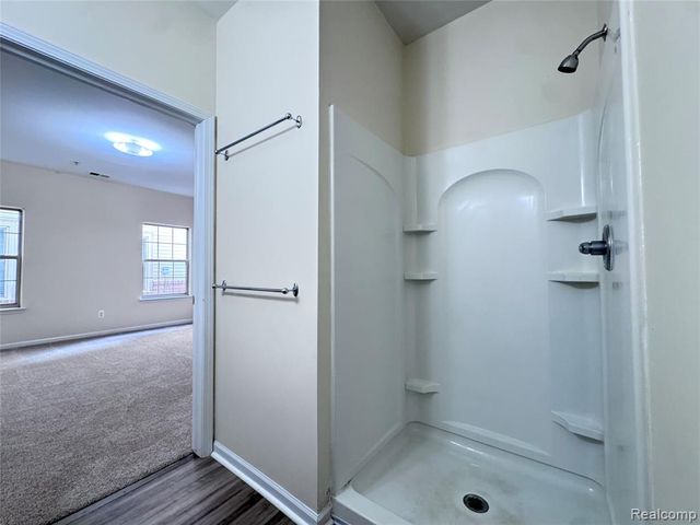488 Village Drive, Walled Lake, MI 48390