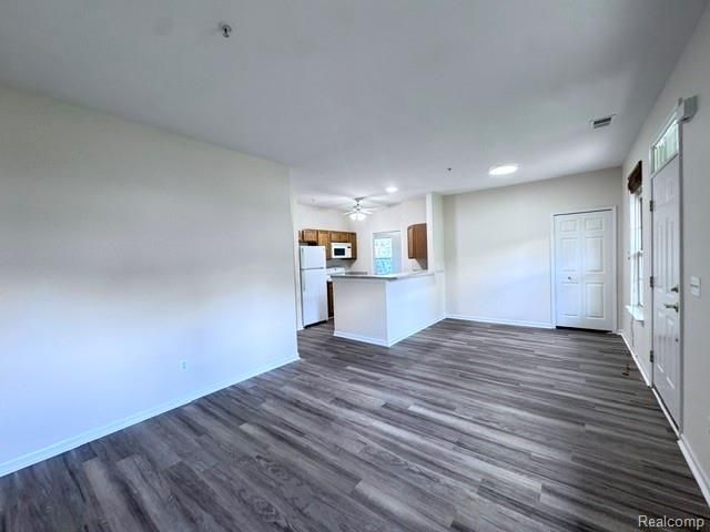 488 Village Drive, Walled Lake, MI 48390