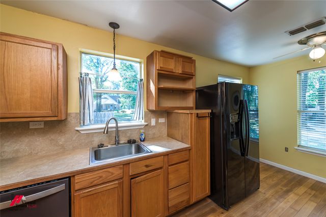 6239 S Lakeshore Drive, Shreveport, LA 71119