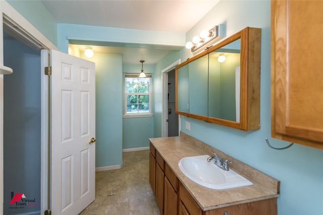 6239 S Lakeshore Drive, Shreveport, LA 71119