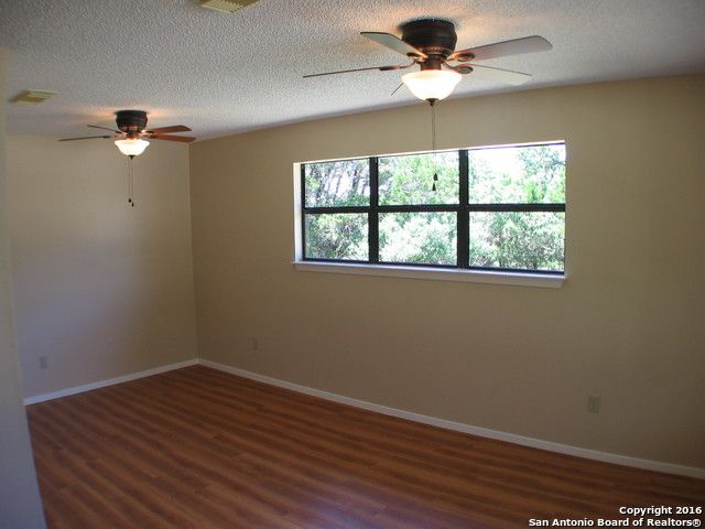 526 TAMARACK DR, Canyon Lake, TX 78133