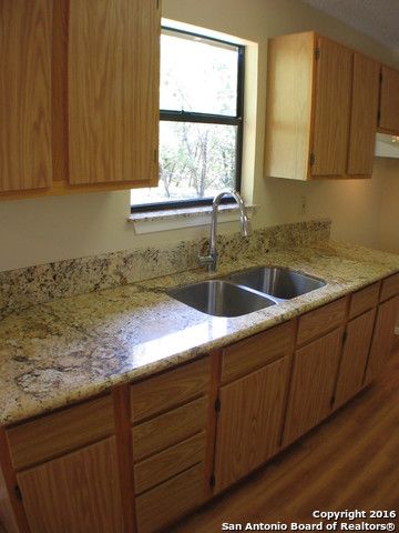 526 TAMARACK DR, Canyon Lake, TX 78133