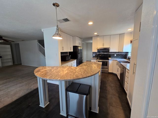 9139 Mirecourt, San Antonio, TX 78250