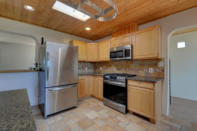 2905 Summit Place NE, Albuquerque, NM 87106