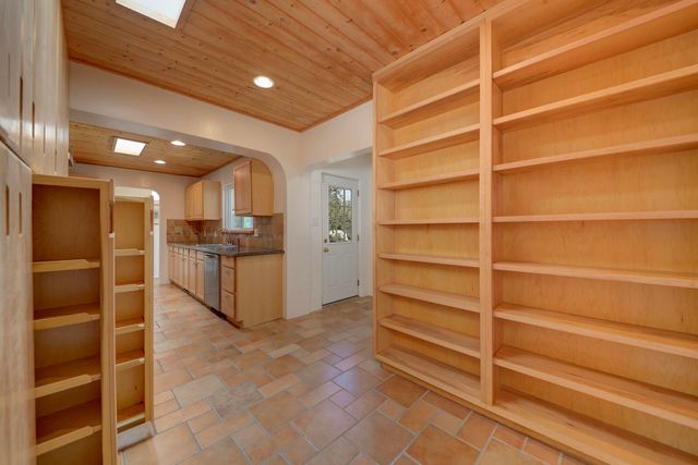 2905 Summit Place NE, Albuquerque, NM 87106