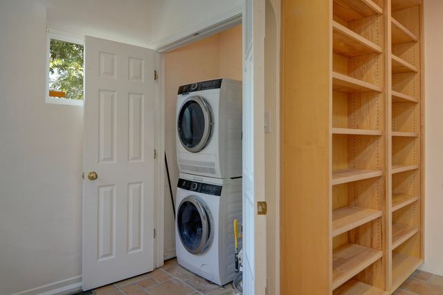 2905 Summit Place NE, Albuquerque, NM 87106
