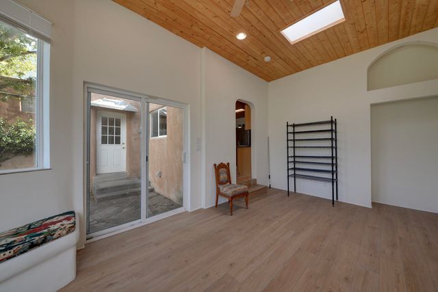 2905 Summit Place NE, Albuquerque, NM 87106