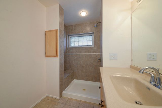2905 Summit Place NE, Albuquerque, NM 87106