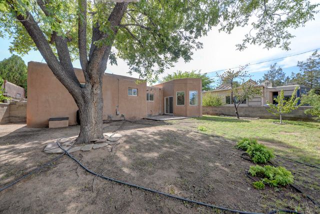 2905 Summit Place NE, Albuquerque, NM 87106