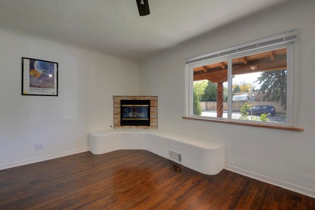 2905 Summit Place NE, Albuquerque, NM 87106