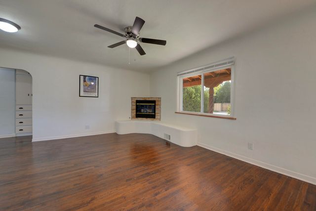 2905 Summit Place NE, Albuquerque, NM 87106