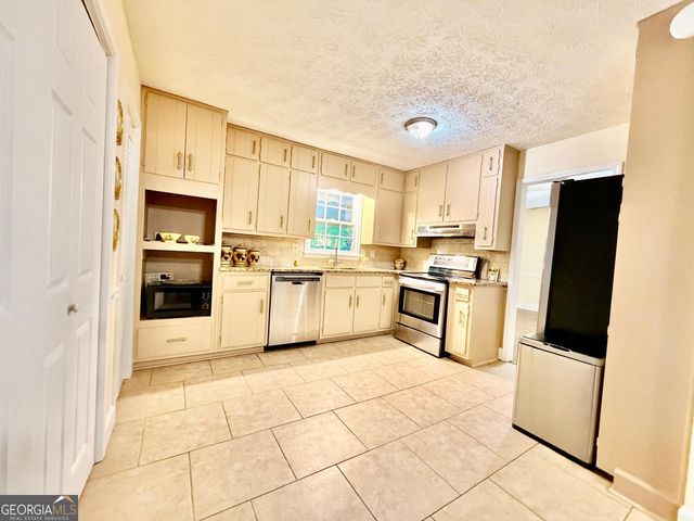 665 Arnold Road, Lawrenceville, GA 30044