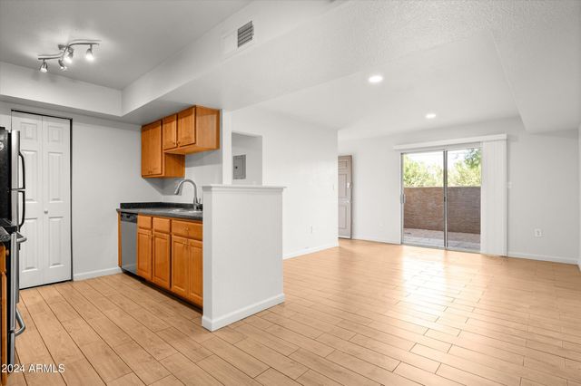 5877 N GRANITE REEF Road 1154, Scottsdale, AZ 85250