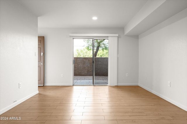 5877 N GRANITE REEF Road 1154, Scottsdale, AZ 85250