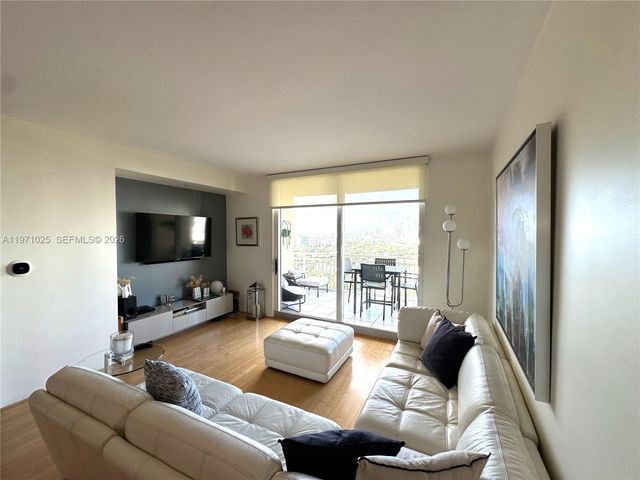 2475 Brickell Ave 1904, Miami, FL 33129