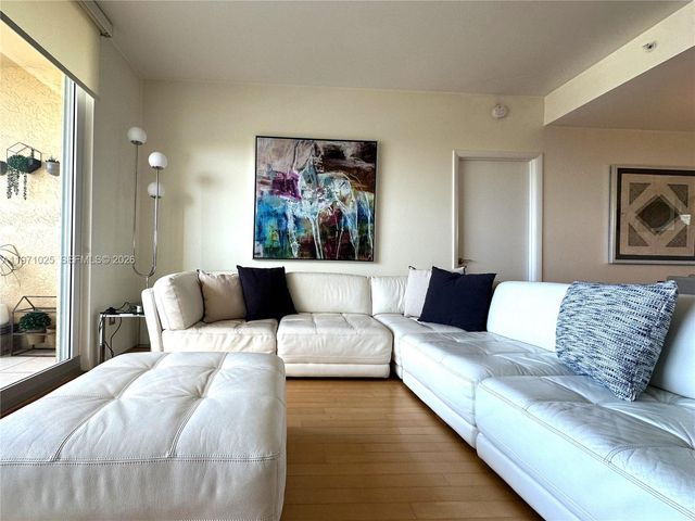 2475 Brickell Ave 1904, Miami, FL 33129