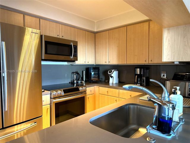 2475 Brickell Ave 1904, Miami, FL 33129