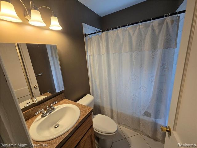 31710 Leona Street, Garden City, MI 48135