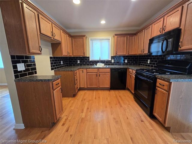 31710 Leona Street, Garden City, MI 48135