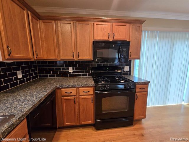 31710 Leona Street, Garden City, MI 48135