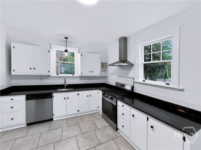 602 E 50th Street, Savannah, GA 31405