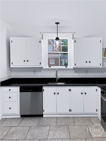 602 E 50th Street, Savannah, GA 31405