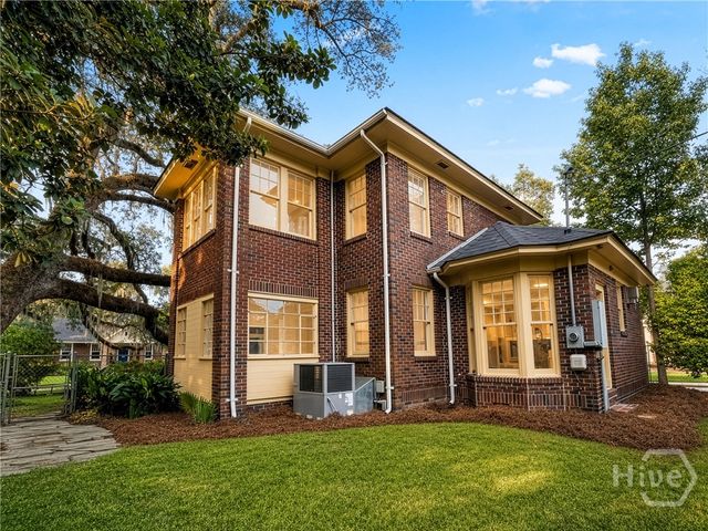 602 E 50th Street, Savannah, GA 31405