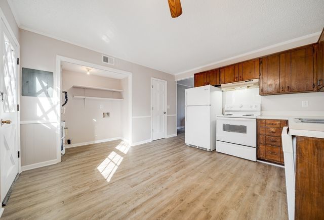 930 S Water Ave Apt 5, Gallatin, TN 37066