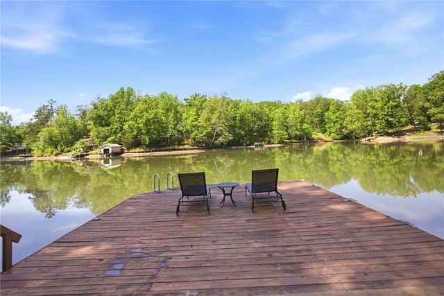 633 N Lake Drive, Salem, SC 29676