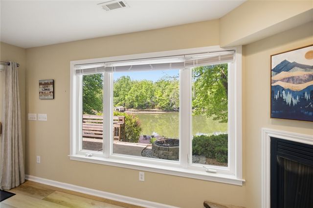 633 N Lake Drive, Salem, SC 29676
