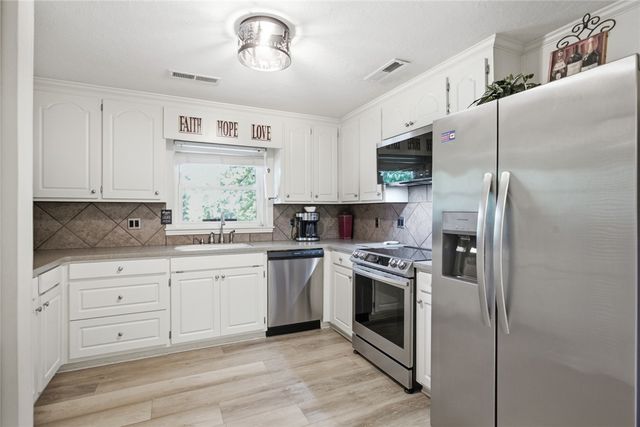 633 N Lake Drive, Salem, SC 29676