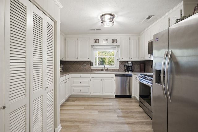633 N Lake Drive, Salem, SC 29676