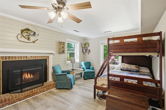 633 N Lake Drive, Salem, SC 29676