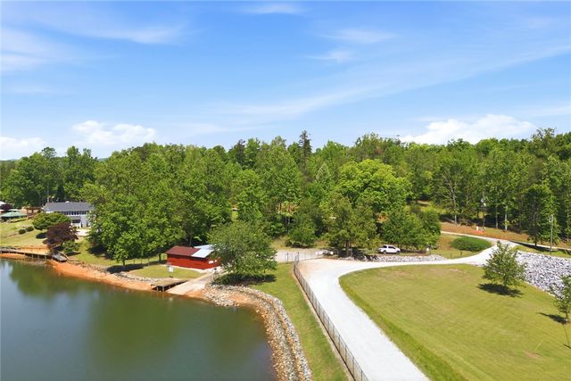 633 N Lake Drive, Salem, SC 29676