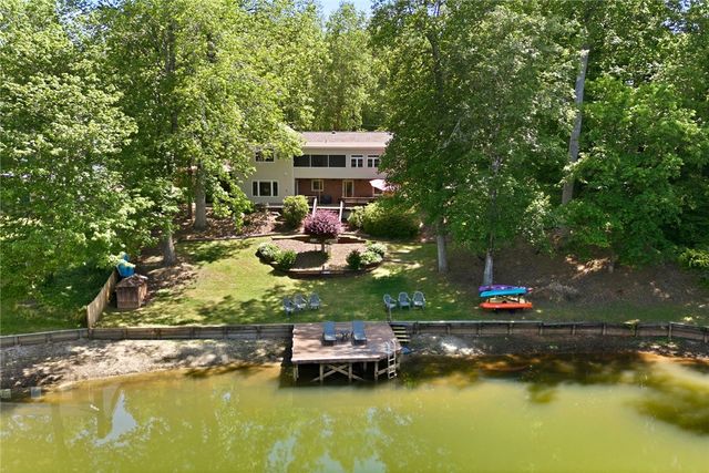 633 N Lake Drive, Salem, SC 29676