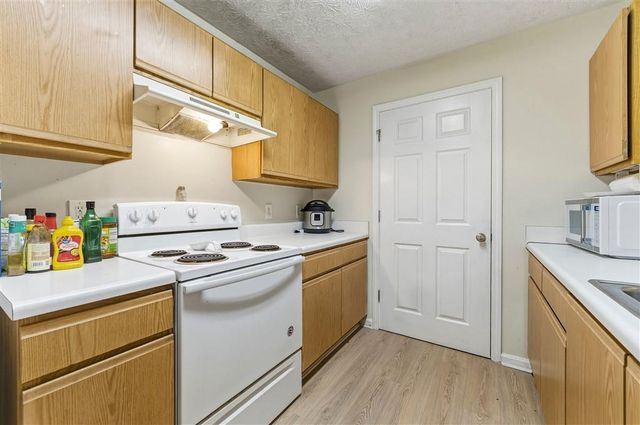 1202 Fairington Village Drive, Lithonia, GA 30038