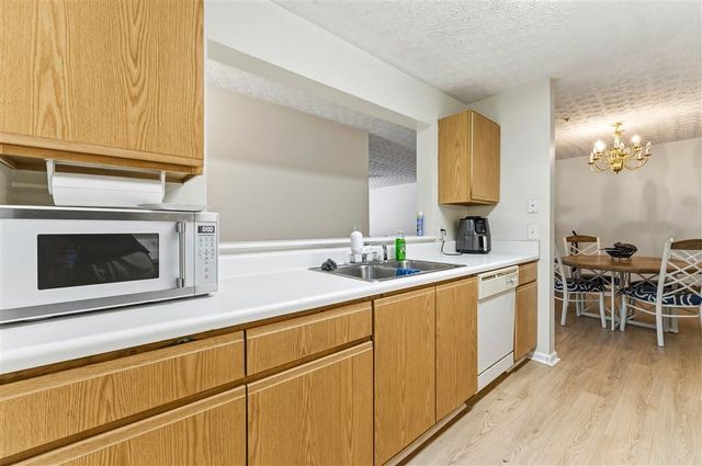 1202 Fairington Village Drive, Lithonia, GA 30038