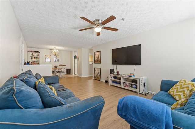 1202 Fairington Village Drive, Lithonia, GA 30038