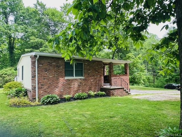 15 Roanoke Road, Patterson, NY 12563