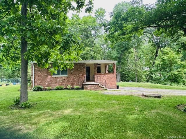 15 Roanoke Road, Patterson, NY 12563
