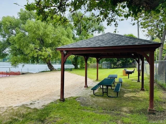 15 Roanoke Road, Patterson, NY 12563