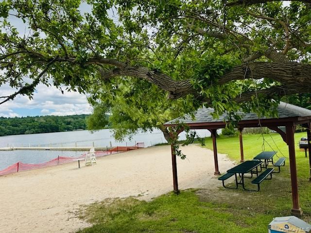 15 Roanoke Road, Patterson, NY 12563