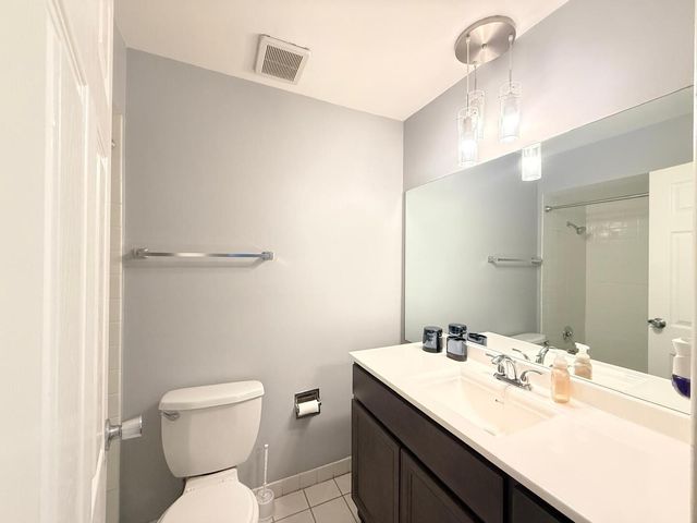 3108 Roberts Drive 6, Woodridge, IL 60517