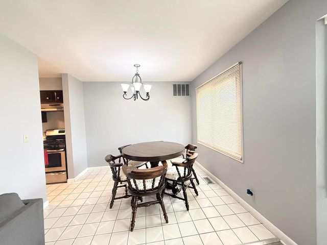 3108 Roberts Drive 6, Woodridge, IL 60517