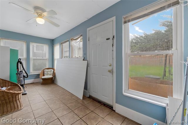 21560 Collingham Avenue, Farmington, MI 48336