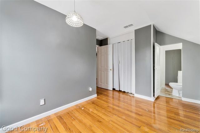 21560 Collingham Avenue, Farmington, MI 48336