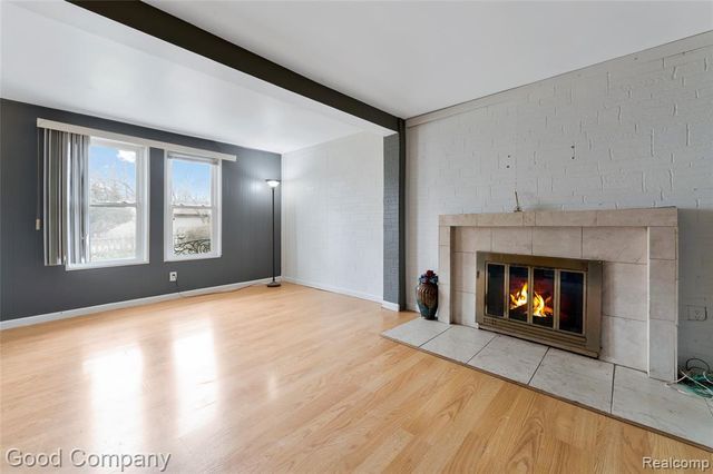 21560 Collingham Avenue, Farmington, MI 48336