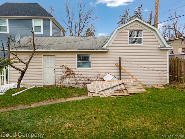 21560 Collingham Avenue, Farmington, MI 48336