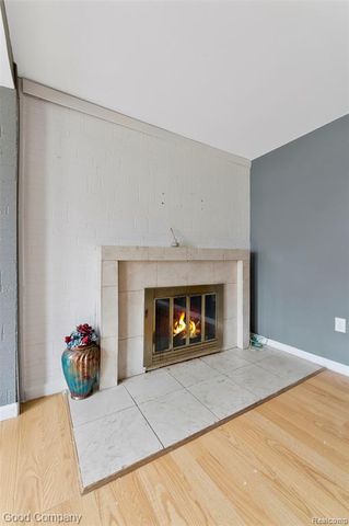 21560 Collingham Avenue, Farmington, MI 48336